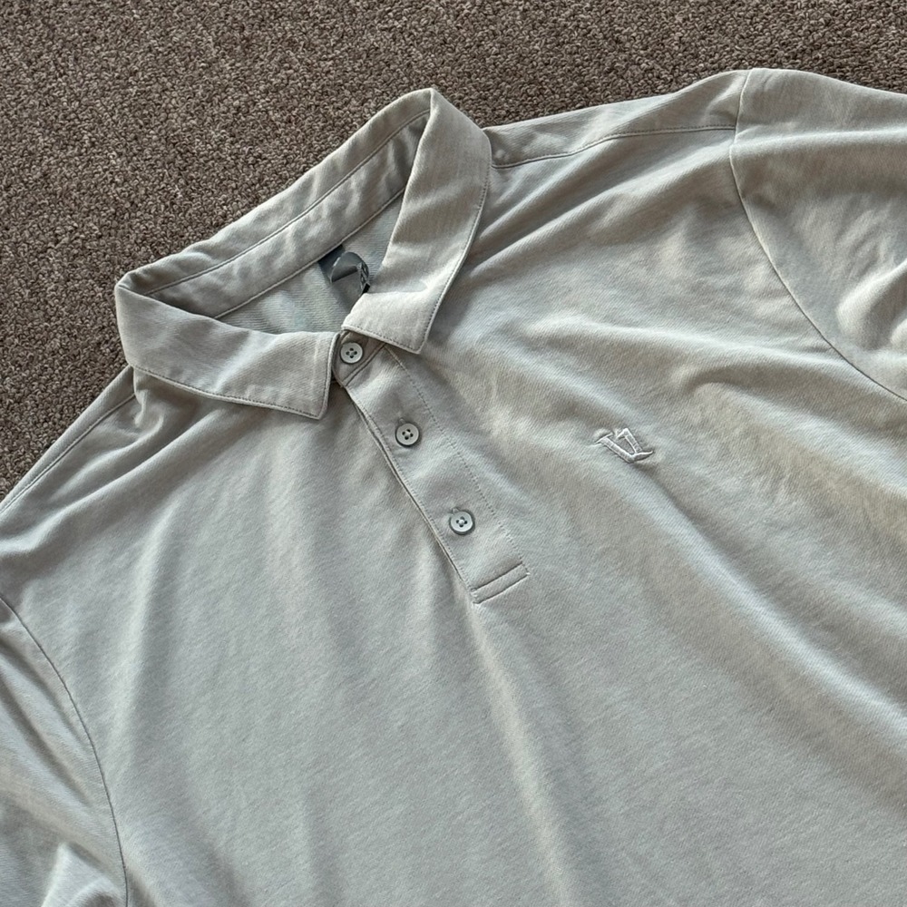 Vuori Strato Tech Polo Men Large Light Gray Short Sleeve Performance Shirt V1004